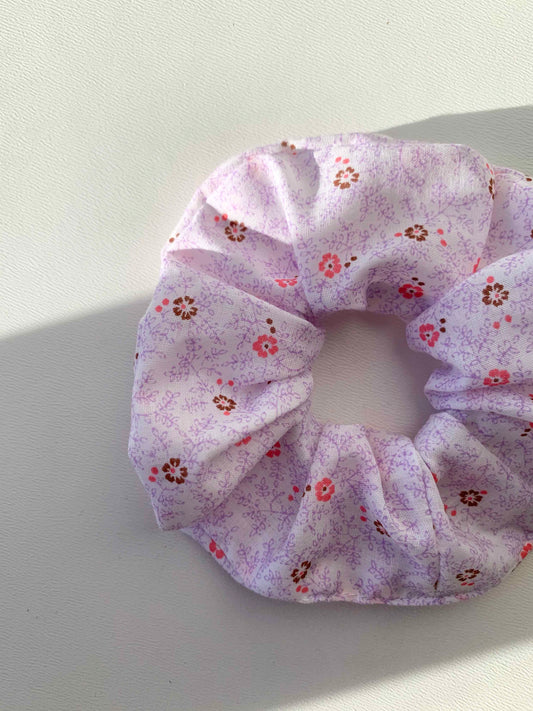 Scrunchie with floral details