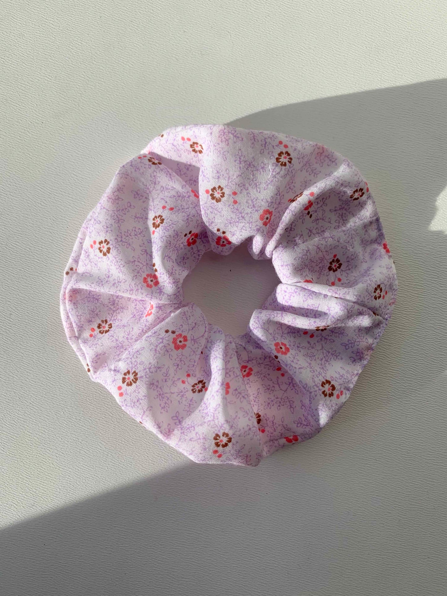 Scrunchie with floral details